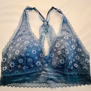 Victoria’s Secret bralette, NWT, small 💙
